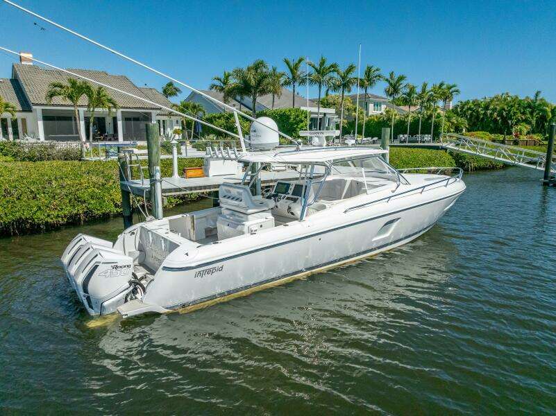 2020 Intrepid 407 Cuddy