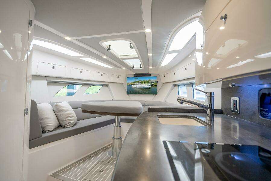 2020 Intrepid 407 Cuddy