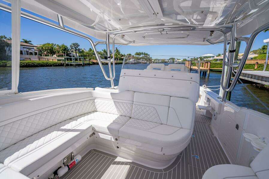 2020 Intrepid 407 Cuddy