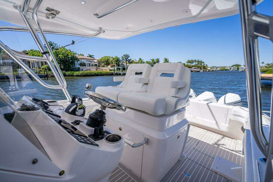 2020 Intrepid 407 Cuddy