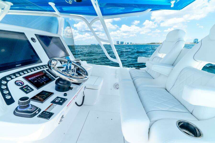 2025 Intrepid 41 Valor