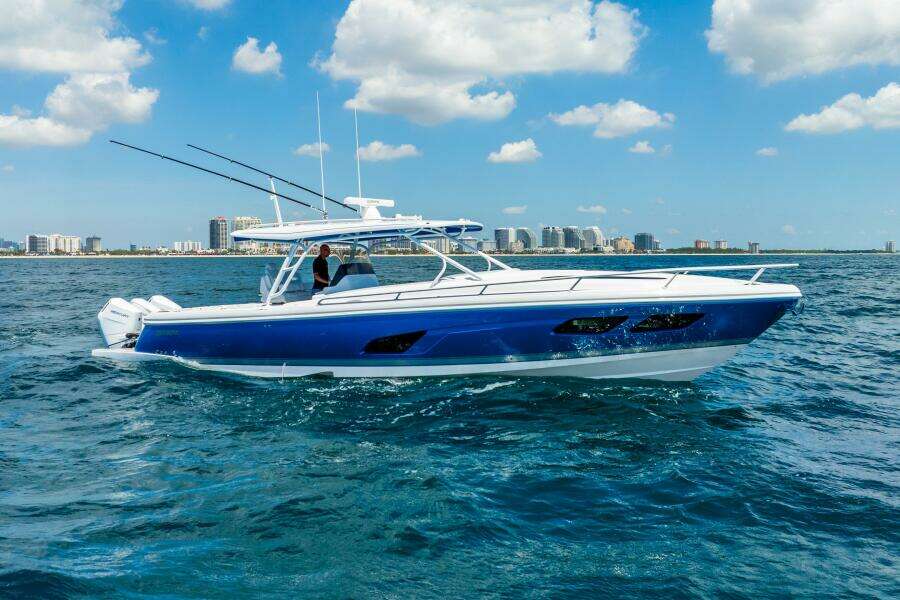 2025 Intrepid 41 Valor