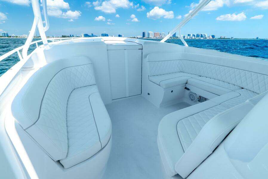 2025 Intrepid 41 Valor