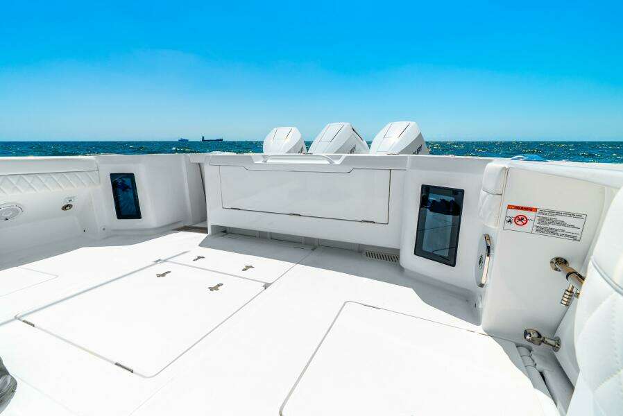 2025 Intrepid 41 Valor