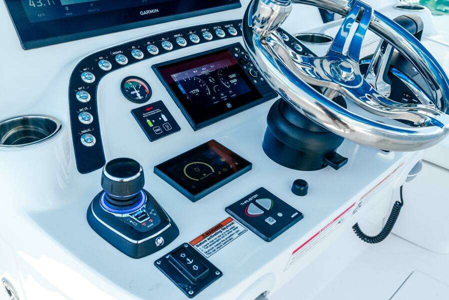 2025 Intrepid 41 Valor