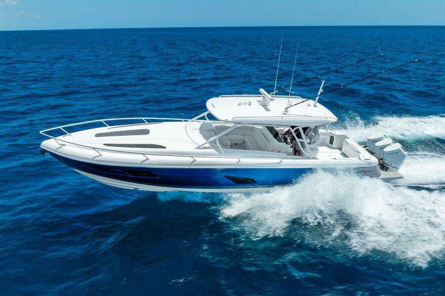 2025 Intrepid 41 Valor