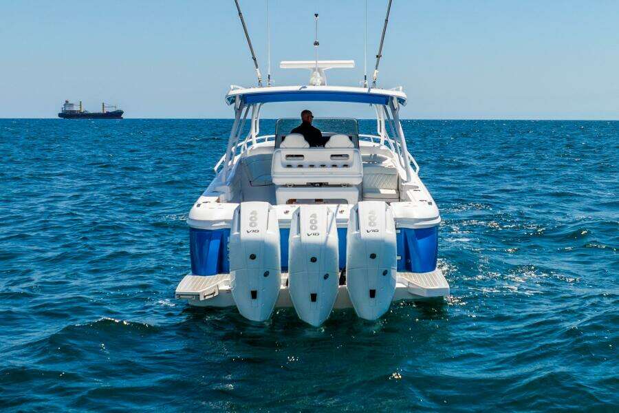 2025 Intrepid 41 Valor