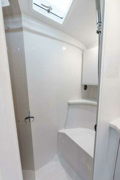 2025 Intrepid 41 Valor