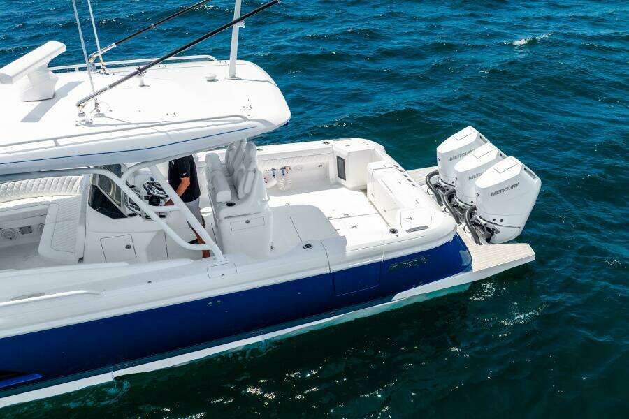 2025 Intrepid 41 Valor