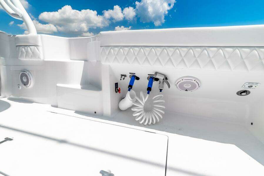 2025 Intrepid 41 Valor