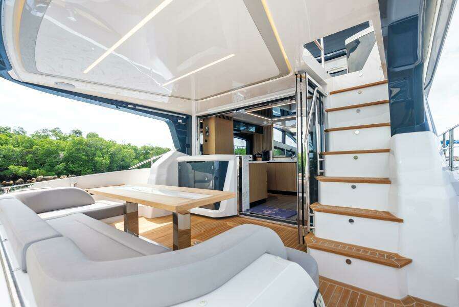 AFT DECK LOOKING FORWARD 
