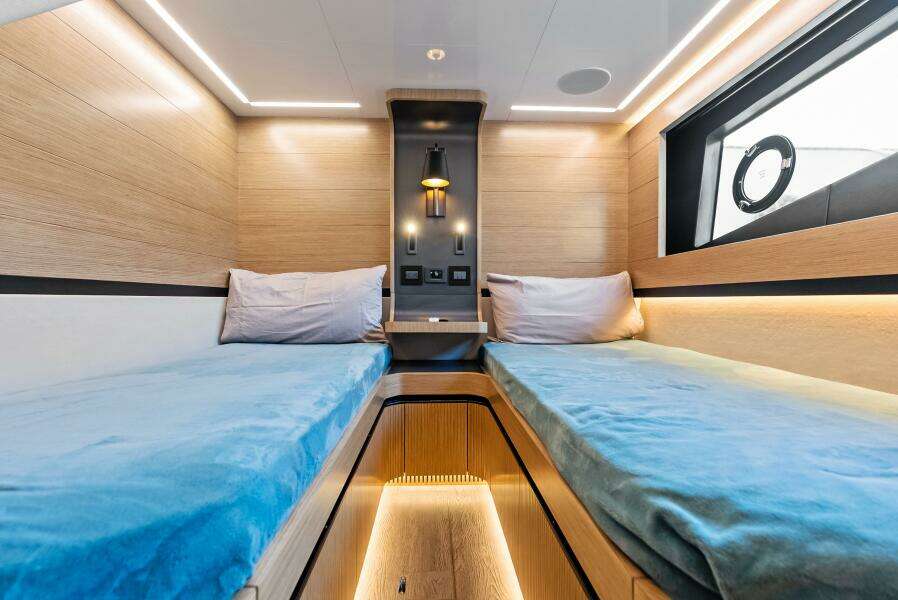 DOUBLE STATEROOM STARBOARD LOOKING FORWARD 