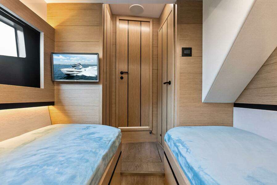 DOUBLE STATEROOM STARBOARD
