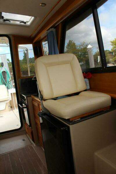 Co Captain Helm Chair