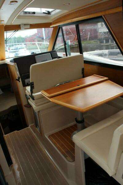 Salon Settee And Table