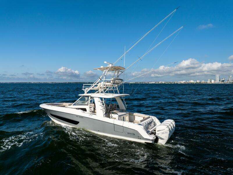 2021 Boston Whaler 420 Outrage