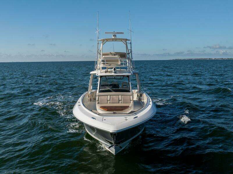 2021 Boston Whaler 420 Outrage