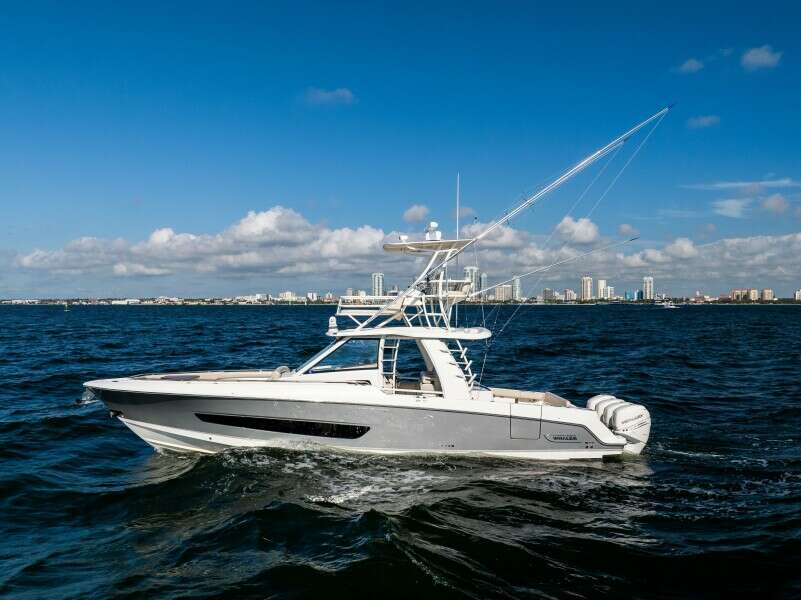 2021 Boston Whaler 420 Outrage