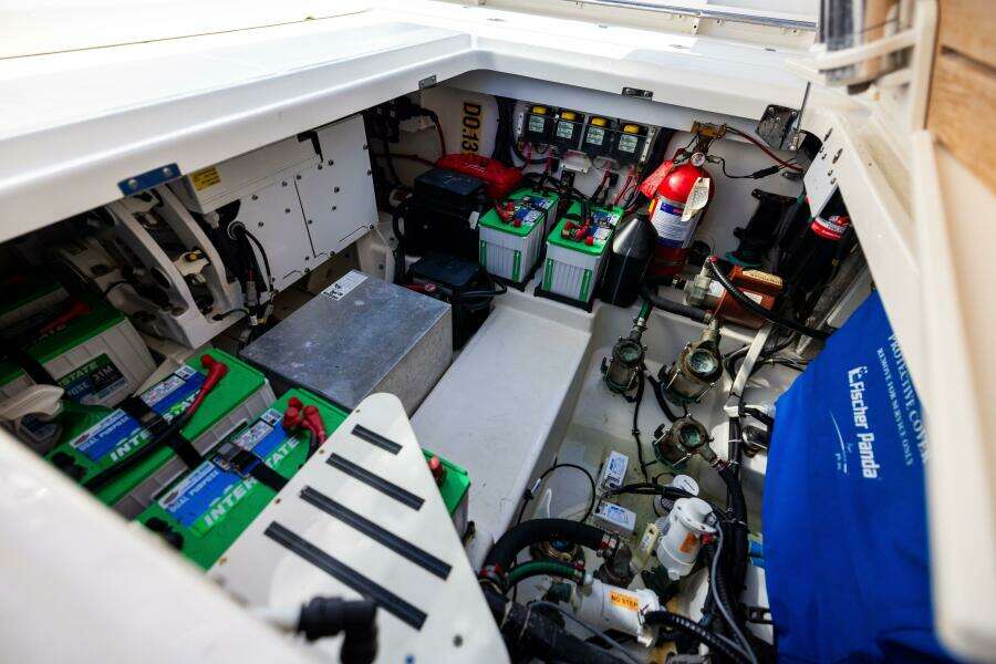 2021 Boston Whaler 420 Outrage