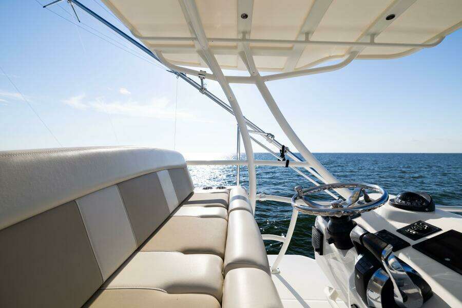 2021 Boston Whaler 420 Outrage