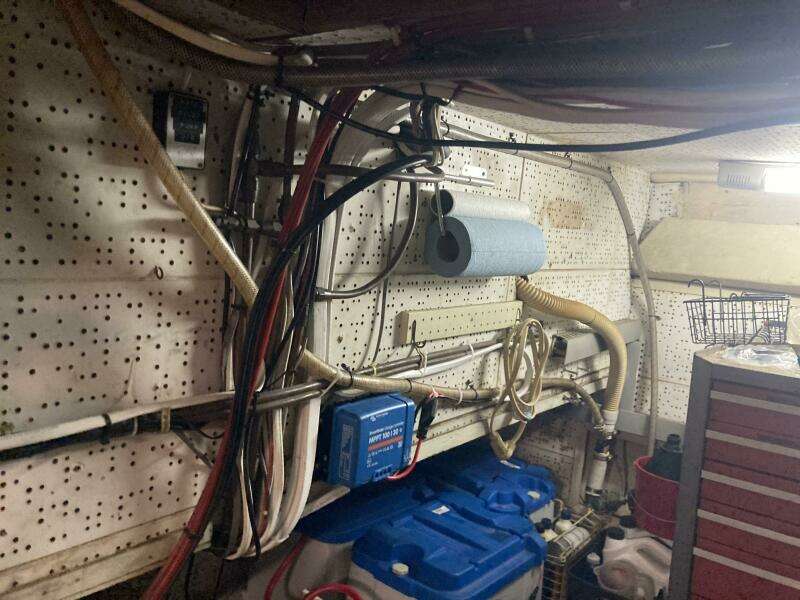 1981 Sea Ranger 45 Raised Pilot House