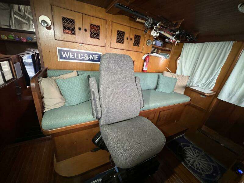 1981 Sea Ranger 45 Raised Pilot House