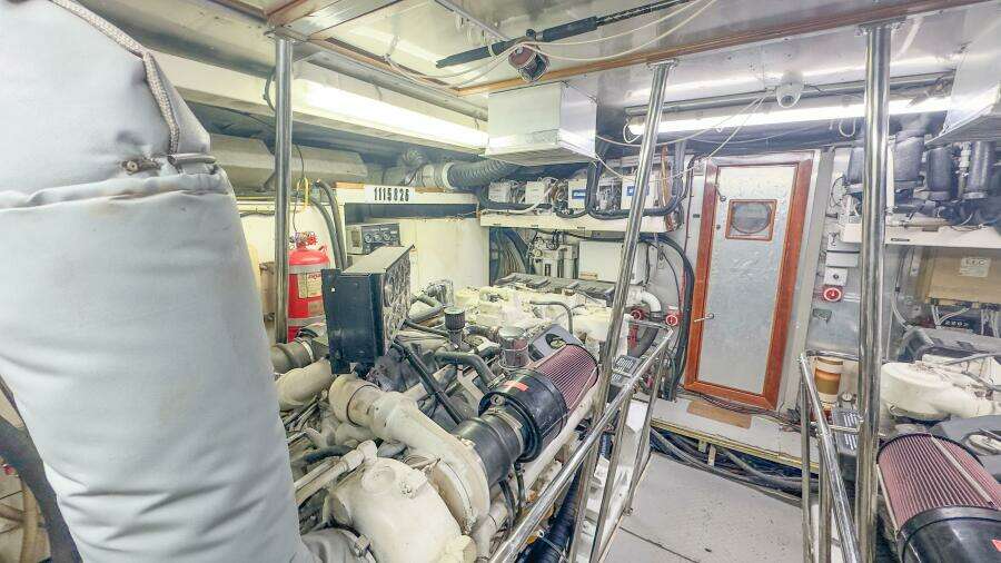 2001 Motor Yacht 82MY