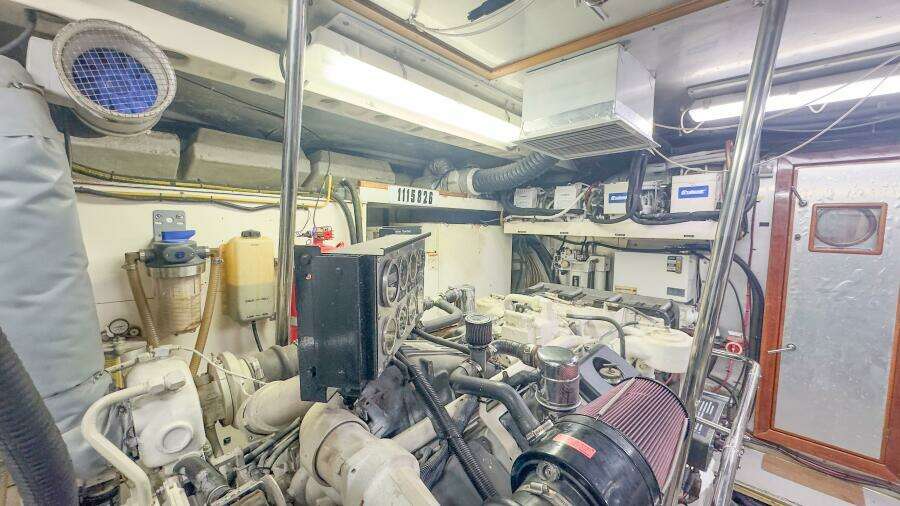 2001 Motor Yacht 82MY