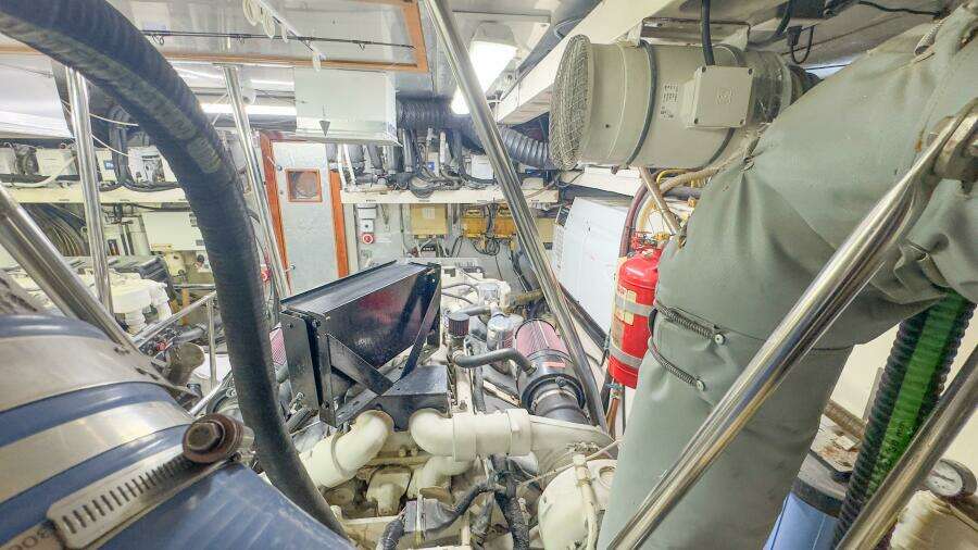 2001 Motor Yacht 82MY