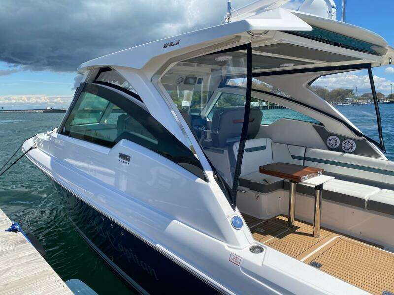 2019 Tiara Yachts 34LX