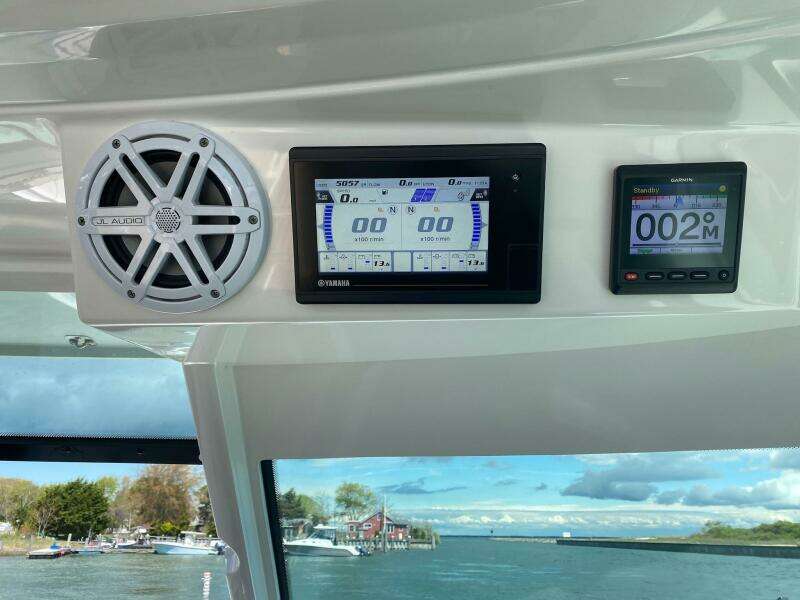 2019 Tiara Yachts 34LX