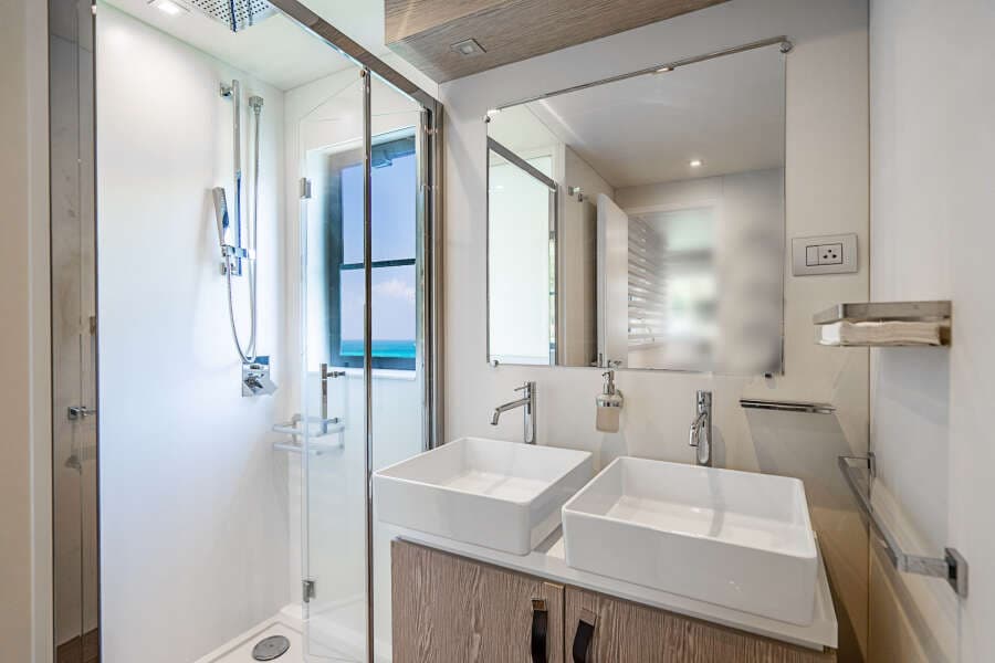 2017 Overblue 58 Powercat