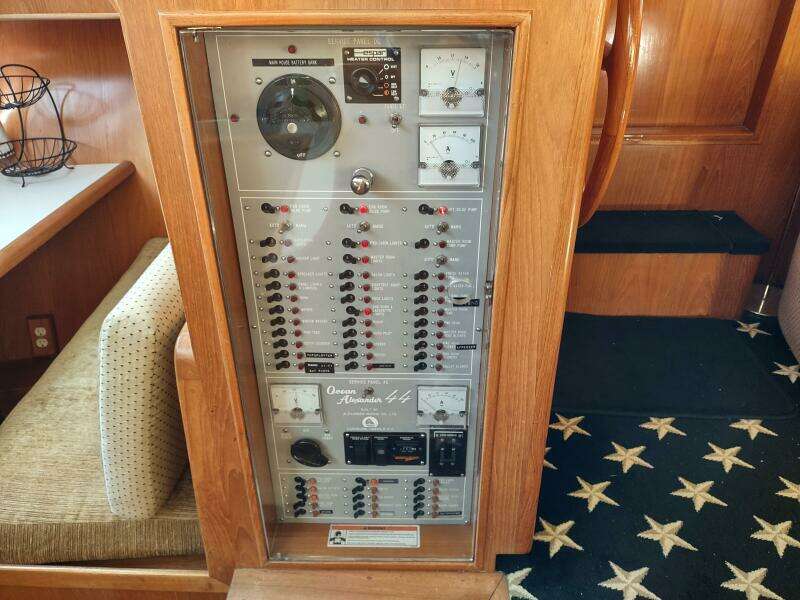 1989 Ocean Alexander 