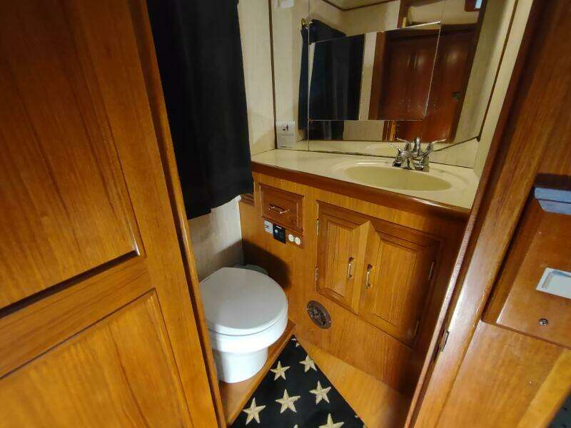 1989 Ocean Alexander 