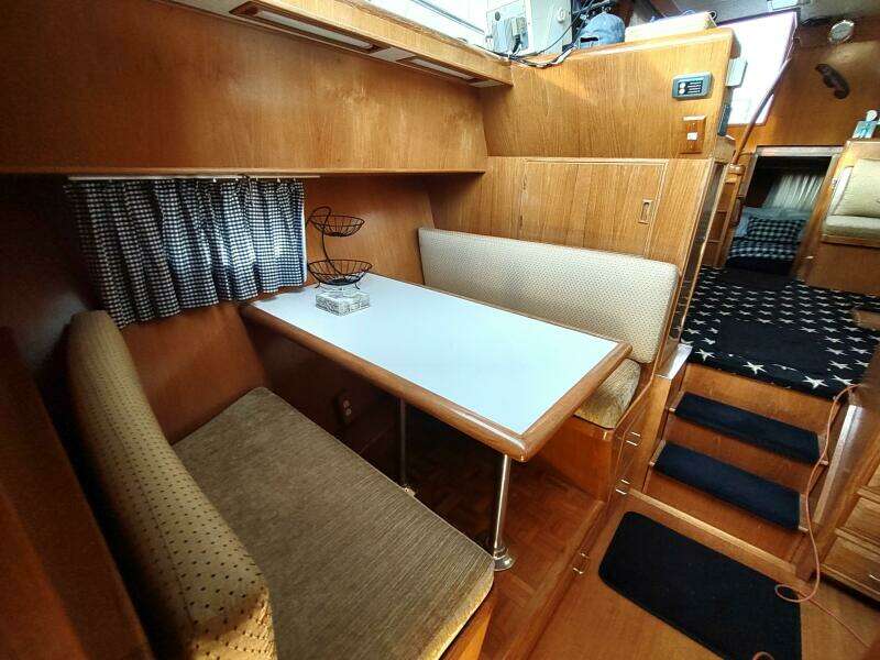 1989 Ocean Alexander 