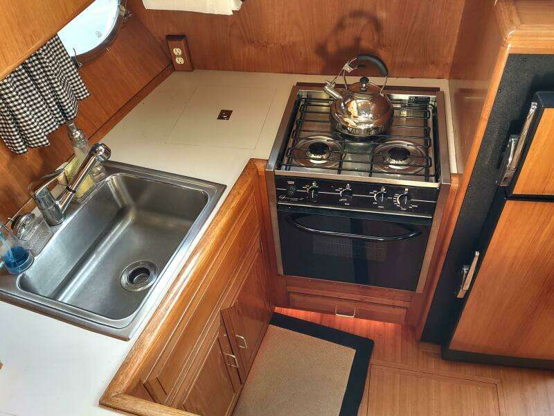 1989 Ocean Alexander 