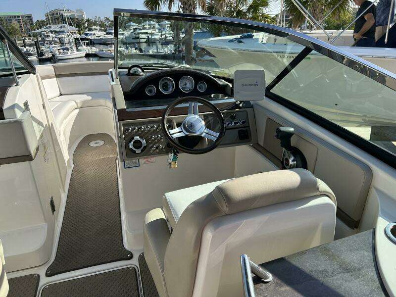 2013 Sea Ray 270 SLX
