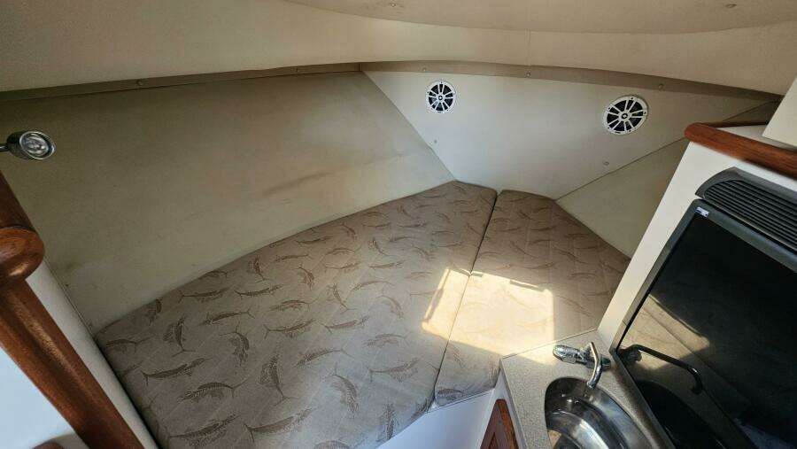 2004 Pursuit 3070 Offshore Express