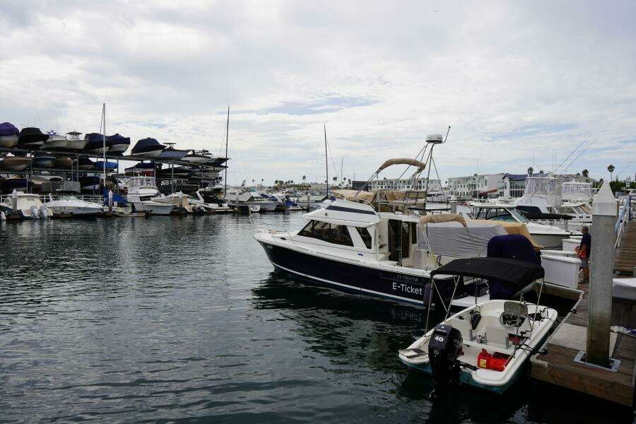 2015 Cutwater 30 Command Bridge