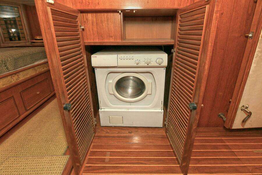 2002 Grand Alaskan Flushdeck