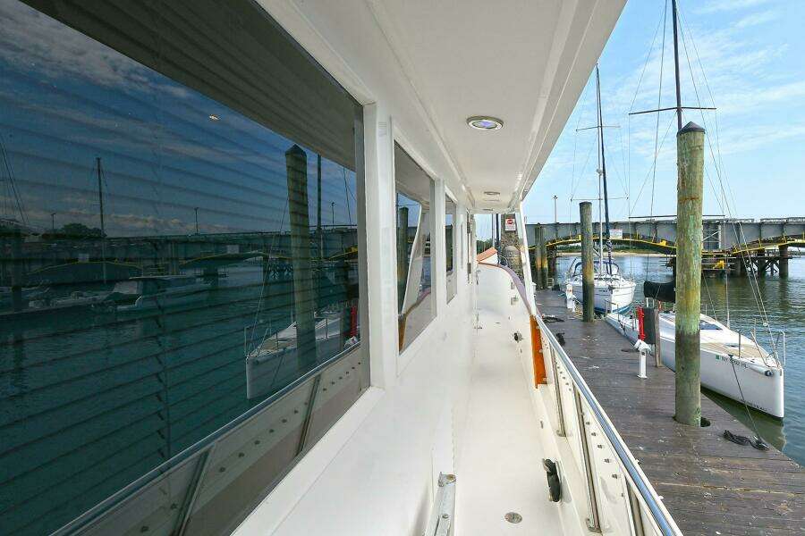 2002 Grand Alaskan Flushdeck