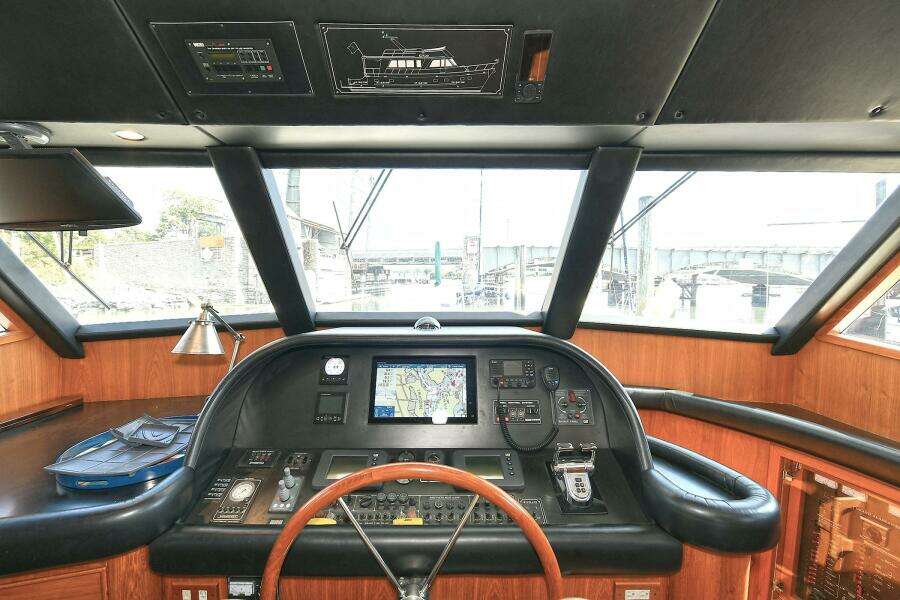 2002 Grand Alaskan Flushdeck