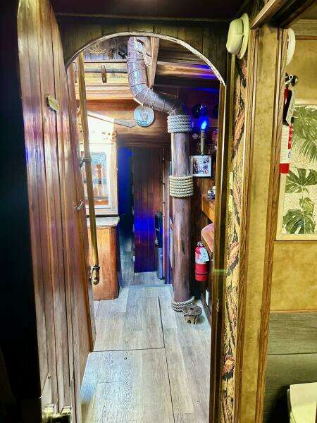 1977 Custom 80 Brigantine