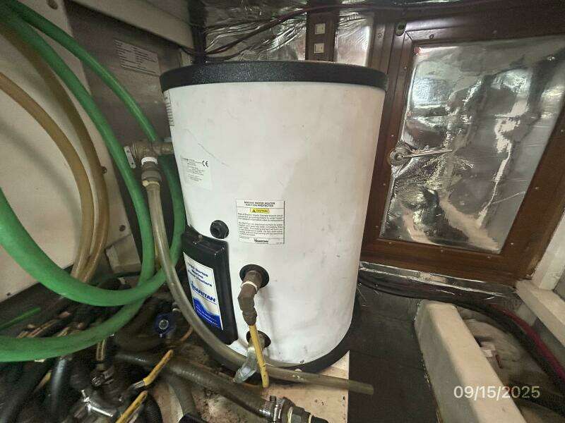 45' Ocean Alexander water heater