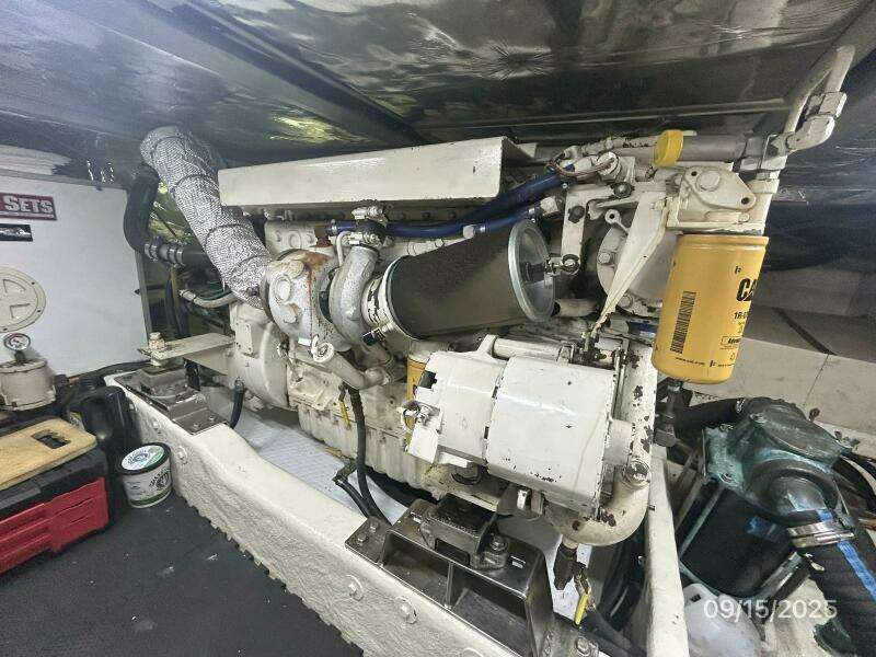 45' Ocean Alexander port main engine1