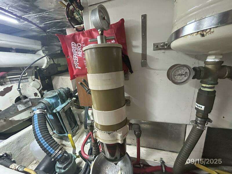 45' Ocean Alexander port Racor fuel filter