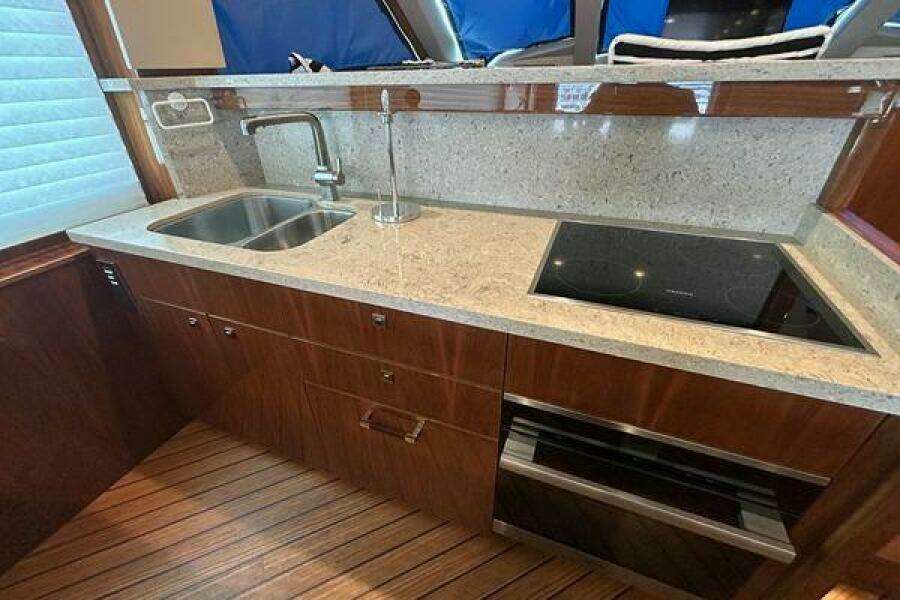 2019 Viking Motor Yacht