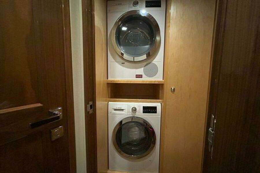 2019 Viking Motor Yacht