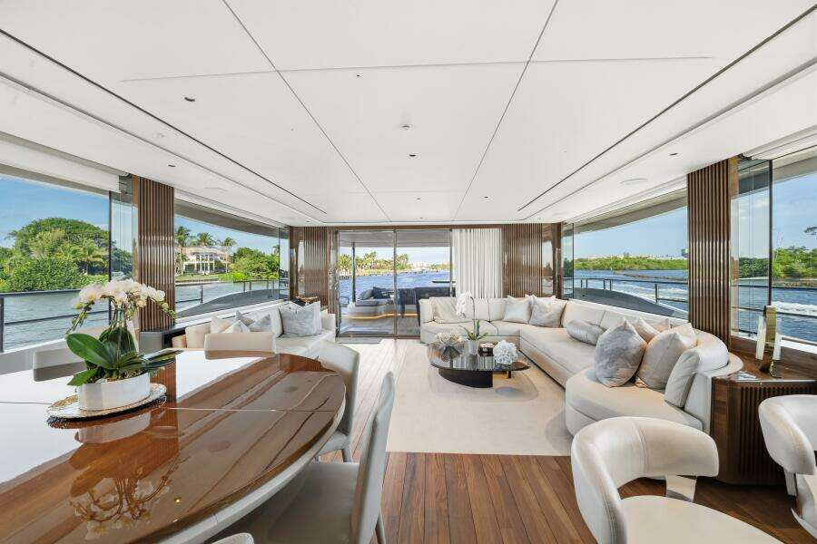 Princess Y95 JUST  PERFECT - Salon