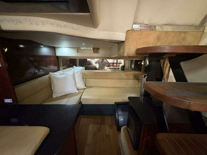 2009 Sea Ray 350 Sundancer